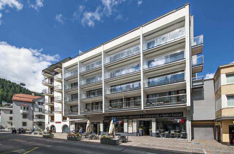 Hotel Loeffler St. Moritz Bagian luar foto