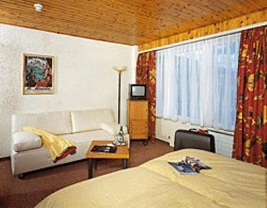 Hotel Loeffler St. Moritz Bagian luar foto